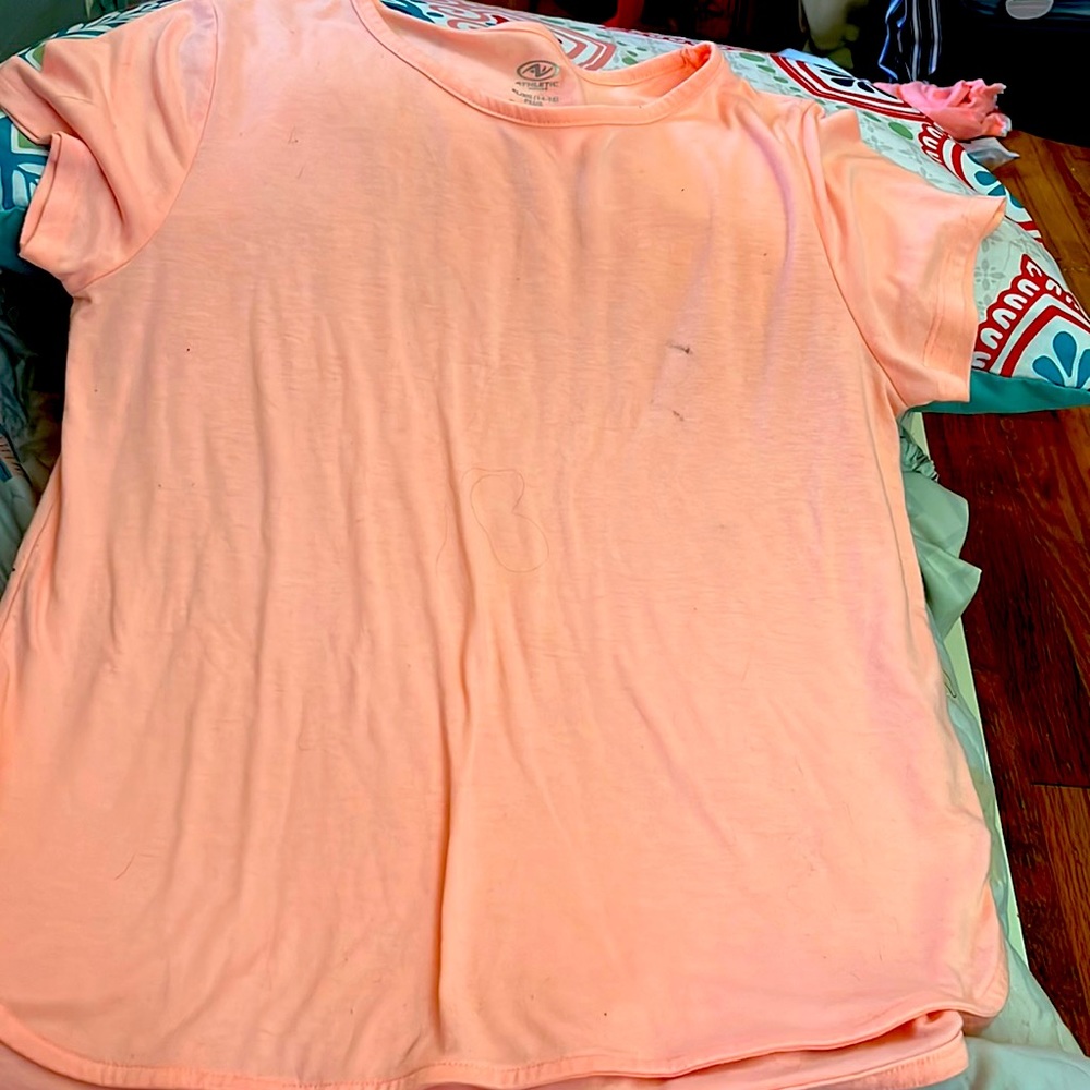 Nice lathletic tshirt